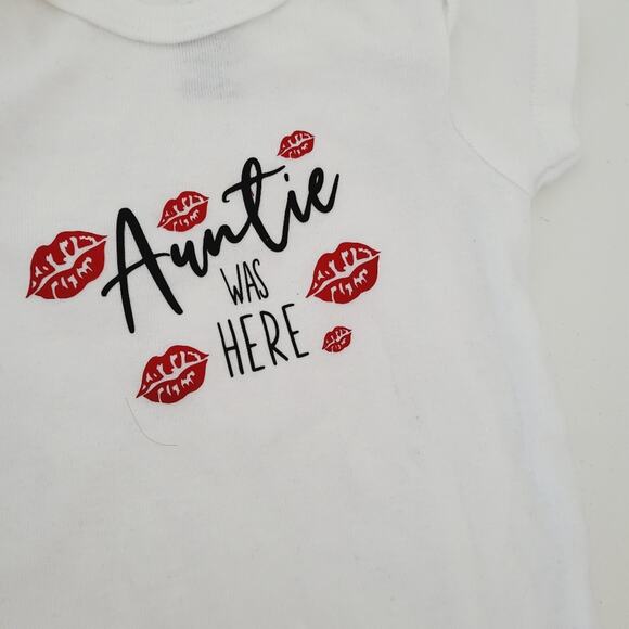 3-6M Gerber Auntie bodysuit - Picture 2 of 4